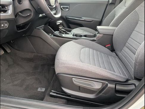 New 2026 Kia K4 LXS image 7