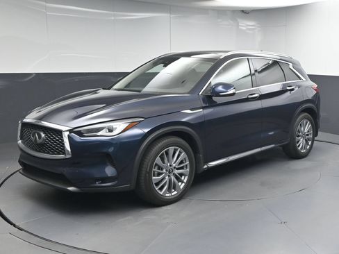 Used 2025 INFINITI QX50 Luxe AWD/4WD image 3