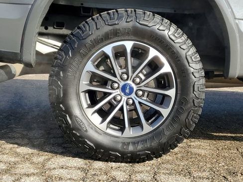 Used 2020 Ford F150 XLT w/ Equipment Group 302A Luxury image 5