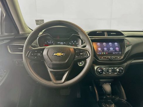Used 2022 Chevrolet TrailBlazer LT w/ LPO, Blackout Package FWD image 17