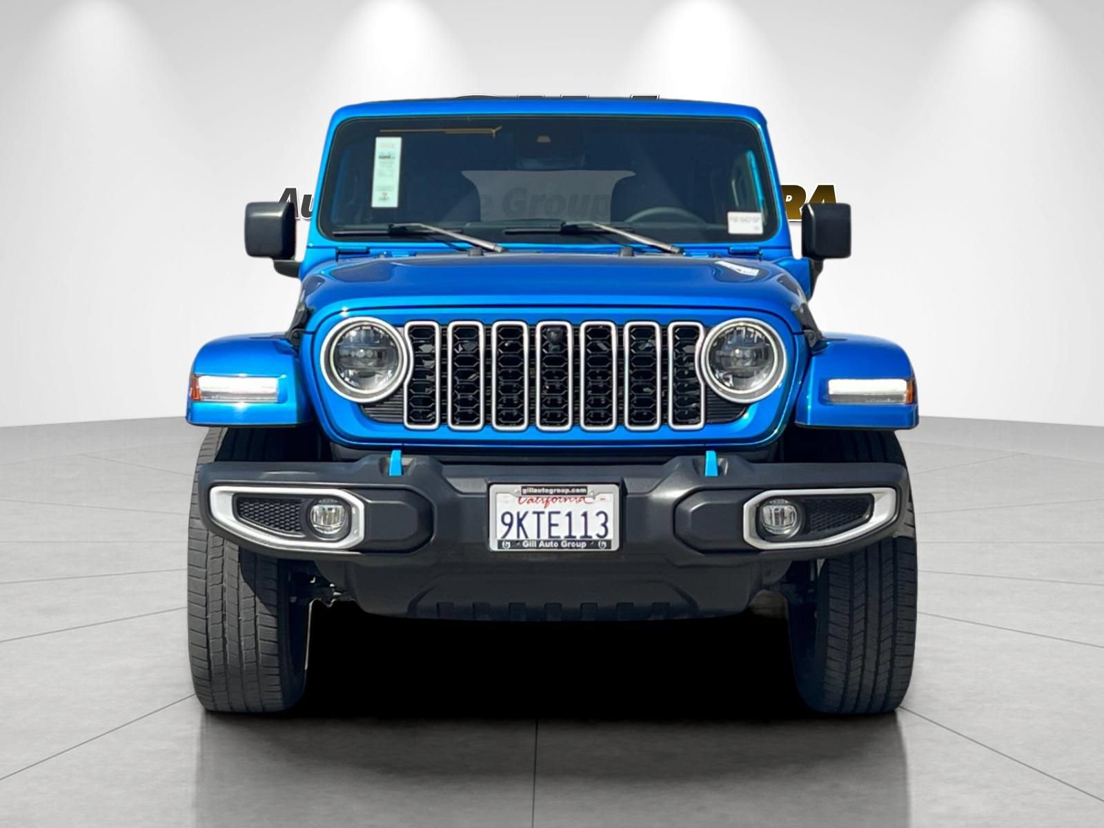 Used 2024 Jeep Wrangler Unlimited Sahara w/ Technology Group AWD/4WD image 8