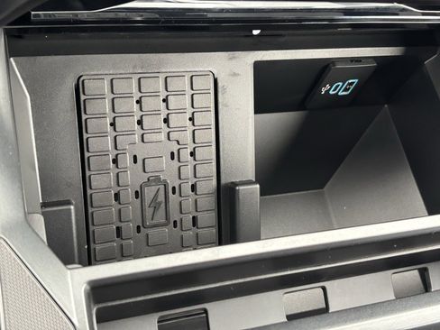 New 2026 Ford F250 Lariat w/ Black Appearance Package image 22