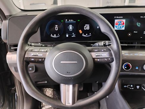 Used 2024 Hyundai Kona SE image 19