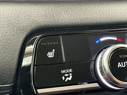 Used 2025 Honda Pilot EX-L image 7