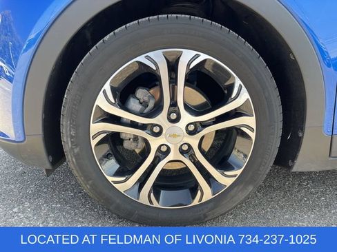 Used 2021 Chevrolet Bolt Premier w/ Infotainment Package FWD image 32