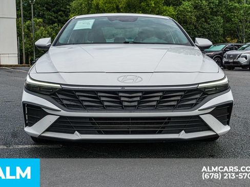 Used 2024 Hyundai Elantra SEL FWD image 9