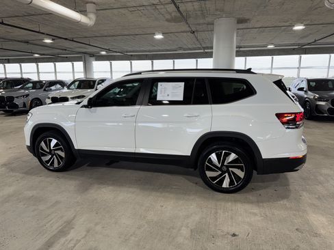 Used 2024 Volkswagen Atlas SE FWD image 5