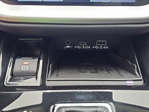 Used 2023 Subaru Legacy Limited image 28