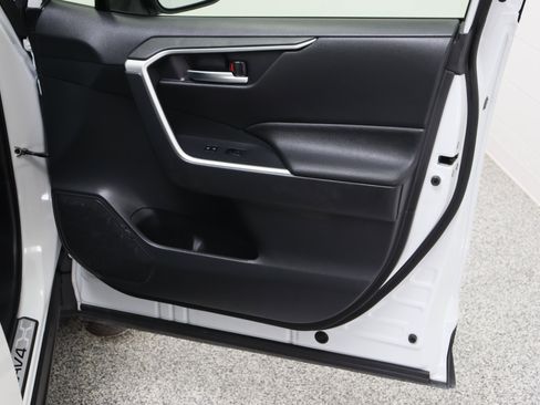 Certified 2025 Toyota RAV4 XLE Premium AWD/4WD image 35