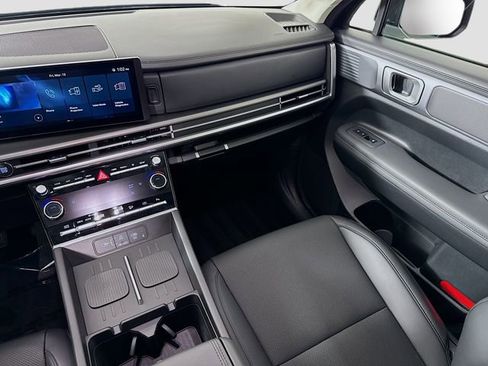 Used 2025 Hyundai Santa Fe SEL image 24