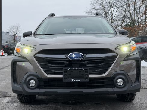 Used 2023 Subaru Outback Premium image 15