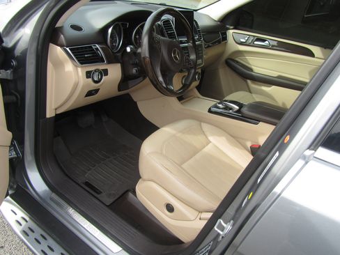 Used 2016 Mercedes-Benz GLE 350 w/ Premium Package image 17