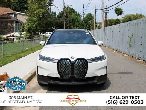 Used 2023 BMW iX xDrive50 AWD/4WD image 3