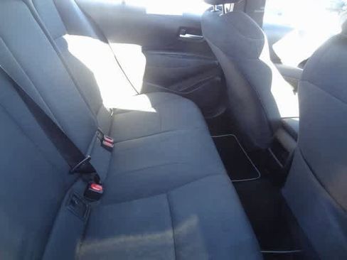 Used 2021 Toyota Corolla LE image 10