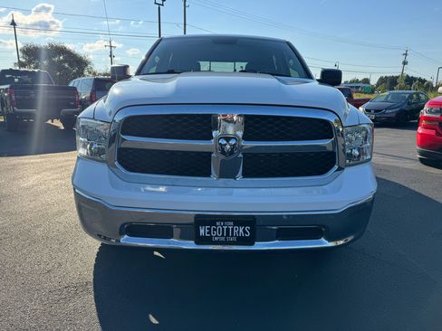 Used 2019 RAM 1500 Classic SLT image 2
