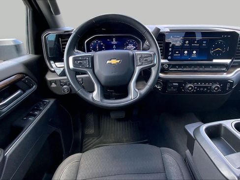 Used 2025 Chevrolet Silverado 2500 LT w/ Safety Package AWD/4WD image 6