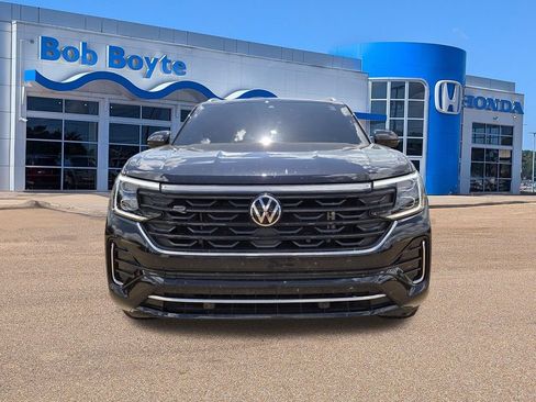 Used 2024 Volkswagen Atlas Cross Sport SEL R-Line AWD/4WD image 2