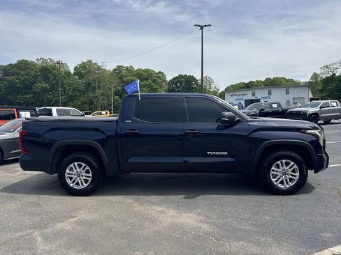 Used 2022 Toyota Tundra SR5 w/ Convenience Package RWD image 8