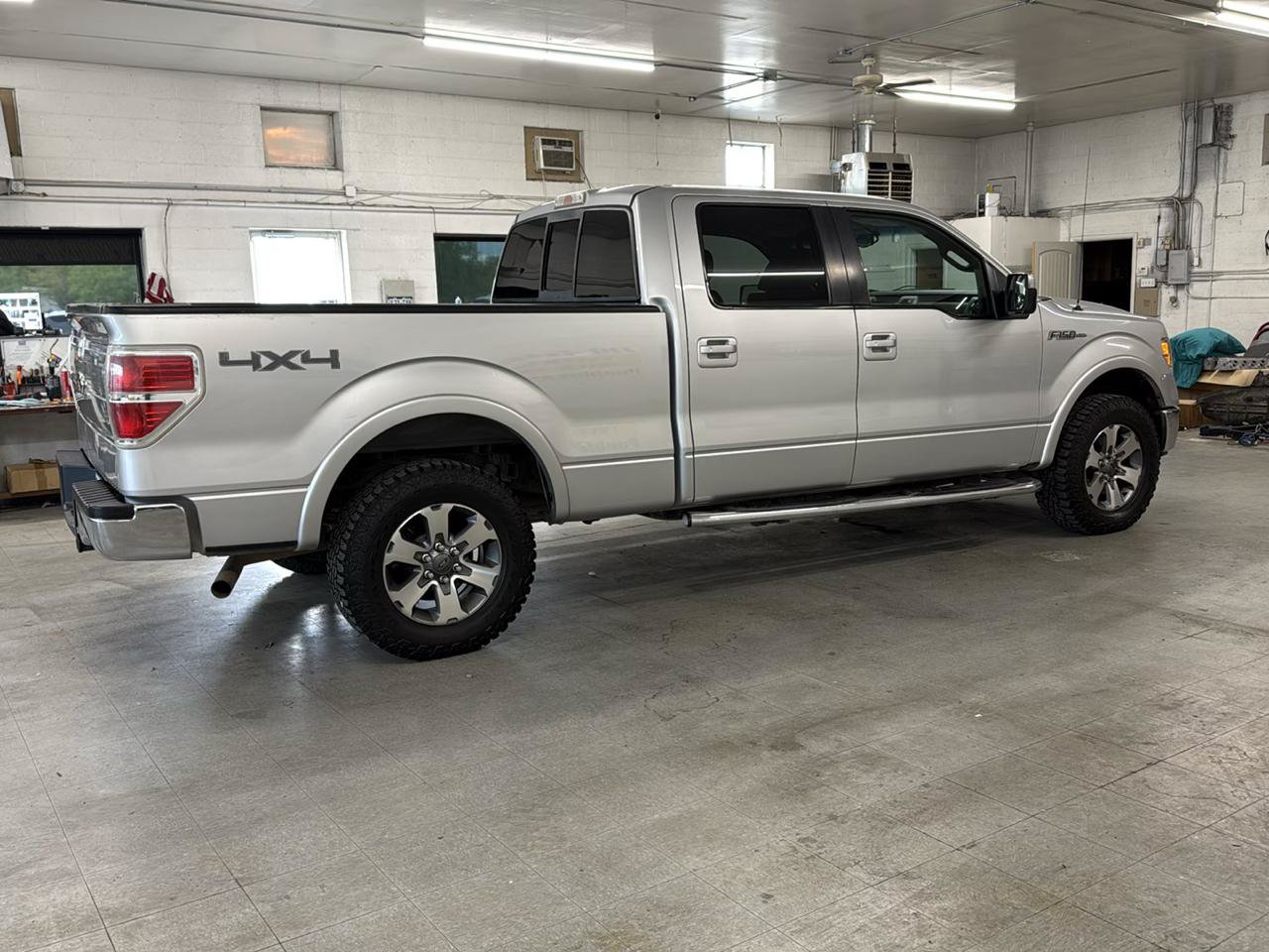 Used 2010 Ford F150 Lariat AWD/4WD image 4