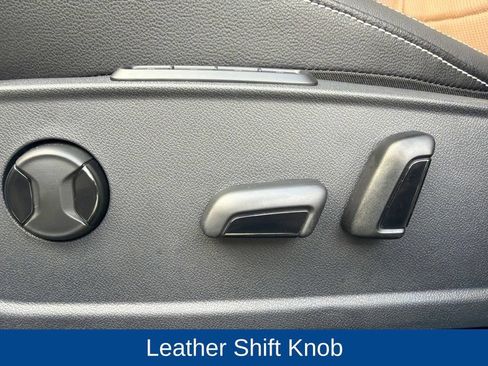 Used 2025 Volkswagen Jetta SEL FWD image 14
