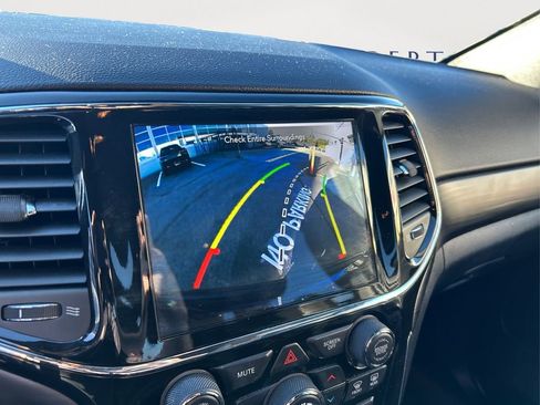 Used 2021 Jeep Grand Cherokee Laredo X image 21