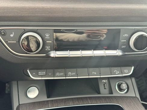 Used 2023 Audi Q5 2.0T Premium w/ Convenience Package image 28