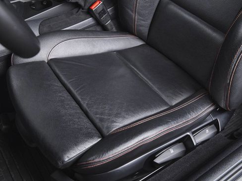 Used 2011 BMW 1 Series M RWD image 54