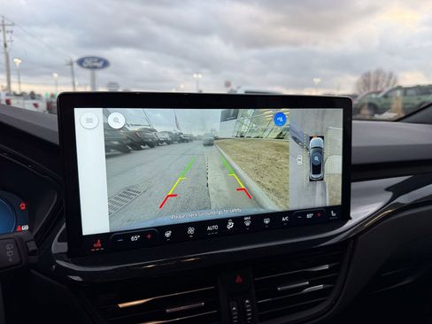 Used 2025 Ford Escape ST-Line Elite w/ Premium Technology Package image 27