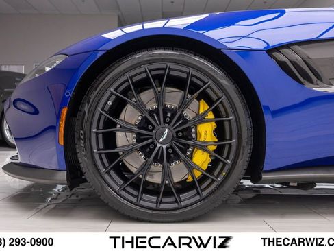 Used 2023 Aston Martin V8 Vantage Coupe RWD image 10