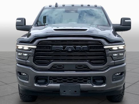 Used 2025 RAM 2500 Laramie AWD/4WD image 4