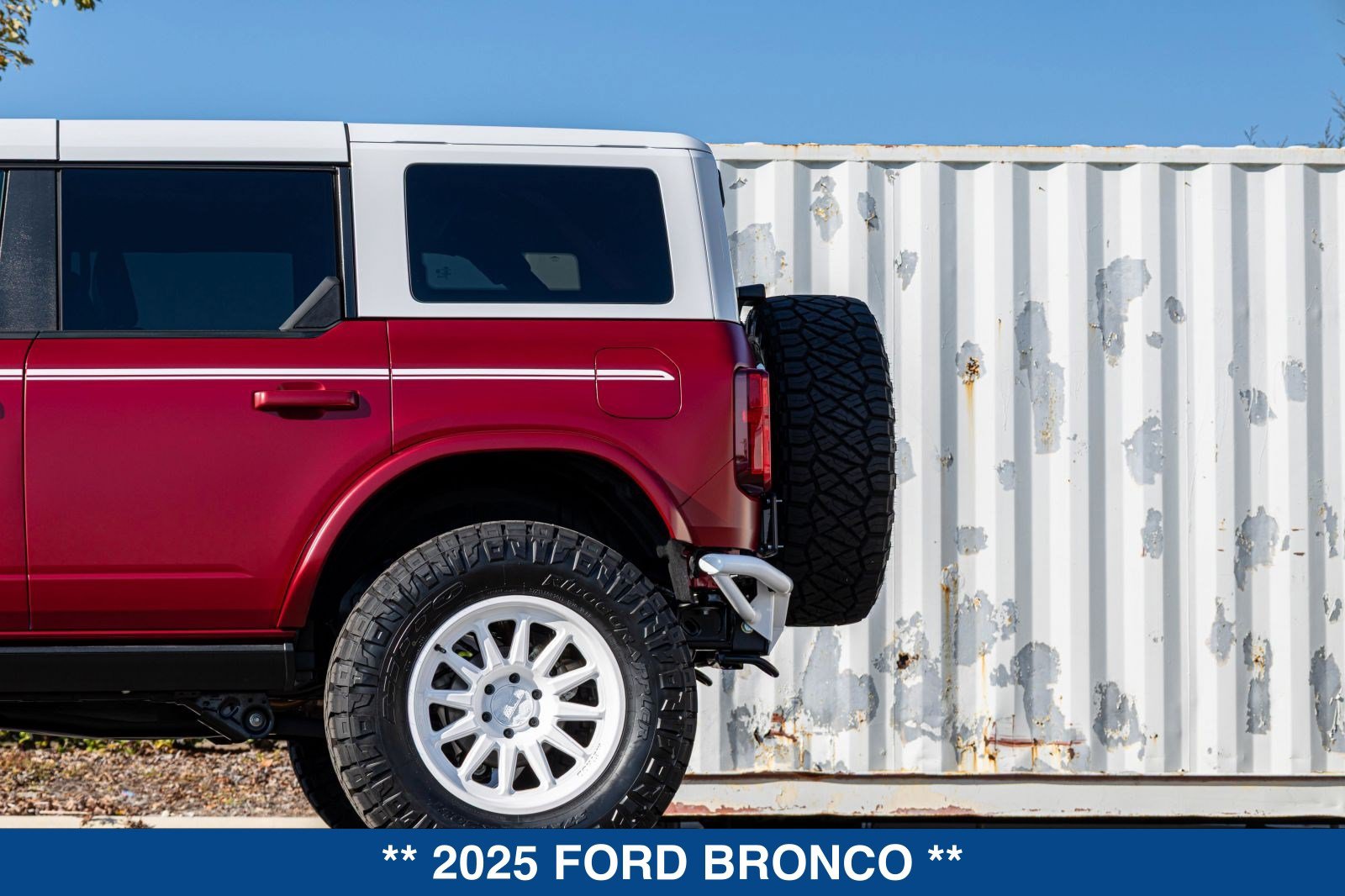 Used 2025 Ford Bronco Heritage Edition AWD/4WD image 38