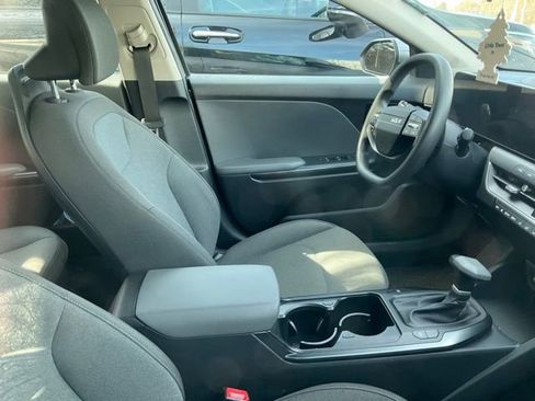 Used 2025 Kia K4 LXS image 6