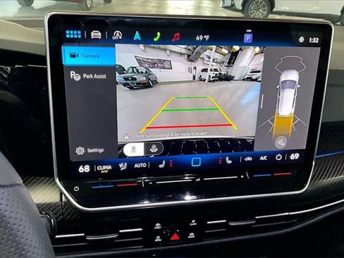 Used 2025 Volkswagen Golf R Black Edition image 14