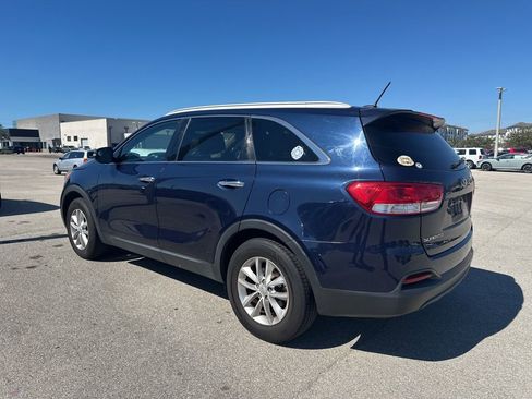 Used 2017 Kia Sorento LX image 6