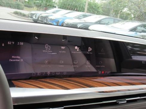 Certified 2026 Cadillac Escalade Platinum Sport w/ LPO, ONYX Package AWD/4WD image 23