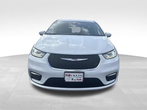 Certified 2023 Chrysler Pacifica Touring-L FWD image 9