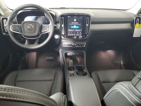 Used 2026 Volvo XC40 B5 Core AWD/4WD image 15