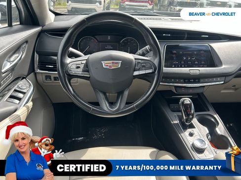 Used 2022 Cadillac XT4 Premium Luxury w/ Safety Alert Package image 10