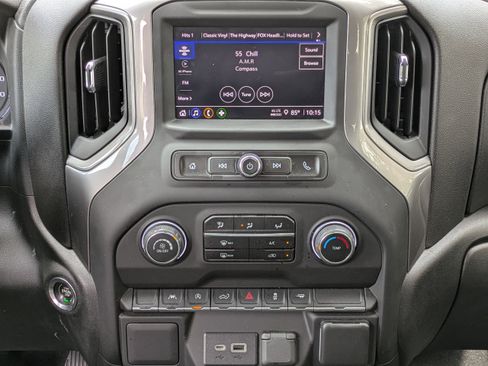 Used 2022 Chevrolet Silverado 1500 Custom image 16