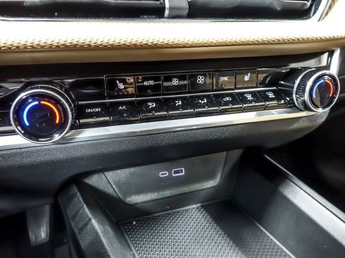 New 2026 Chevrolet Equinox ACTIV w/ LPO, Floor Liner Package image 24