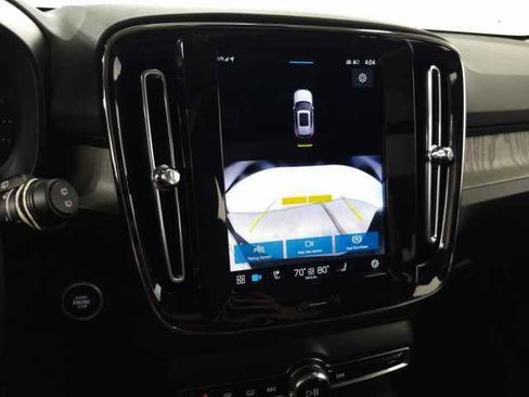 Certified 2025 Volvo XC40 B5 Core image 28