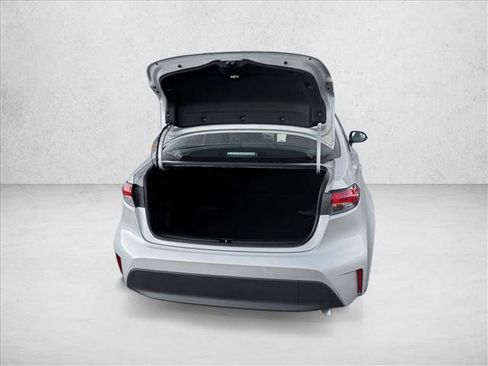 Used 2024 Toyota Corolla LE image 7