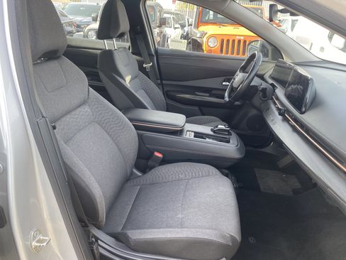Used 2023 Nissan Ariya FWD image 21