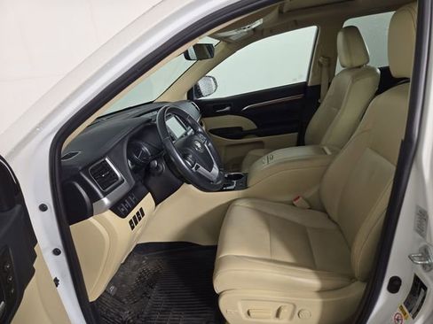 Used 2019 Toyota Highlander Limited image 12
