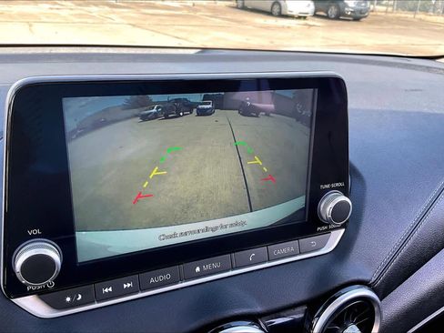 Used 2024 Nissan Sentra SV image 28