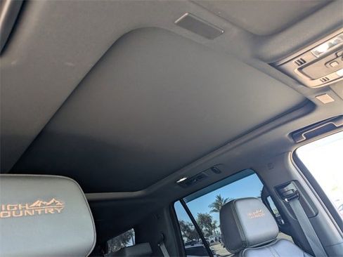 Used 2025 Chevrolet Tahoe High Country image 11