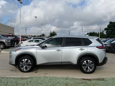 Used 2023 Nissan Rogue SV FWD image 6