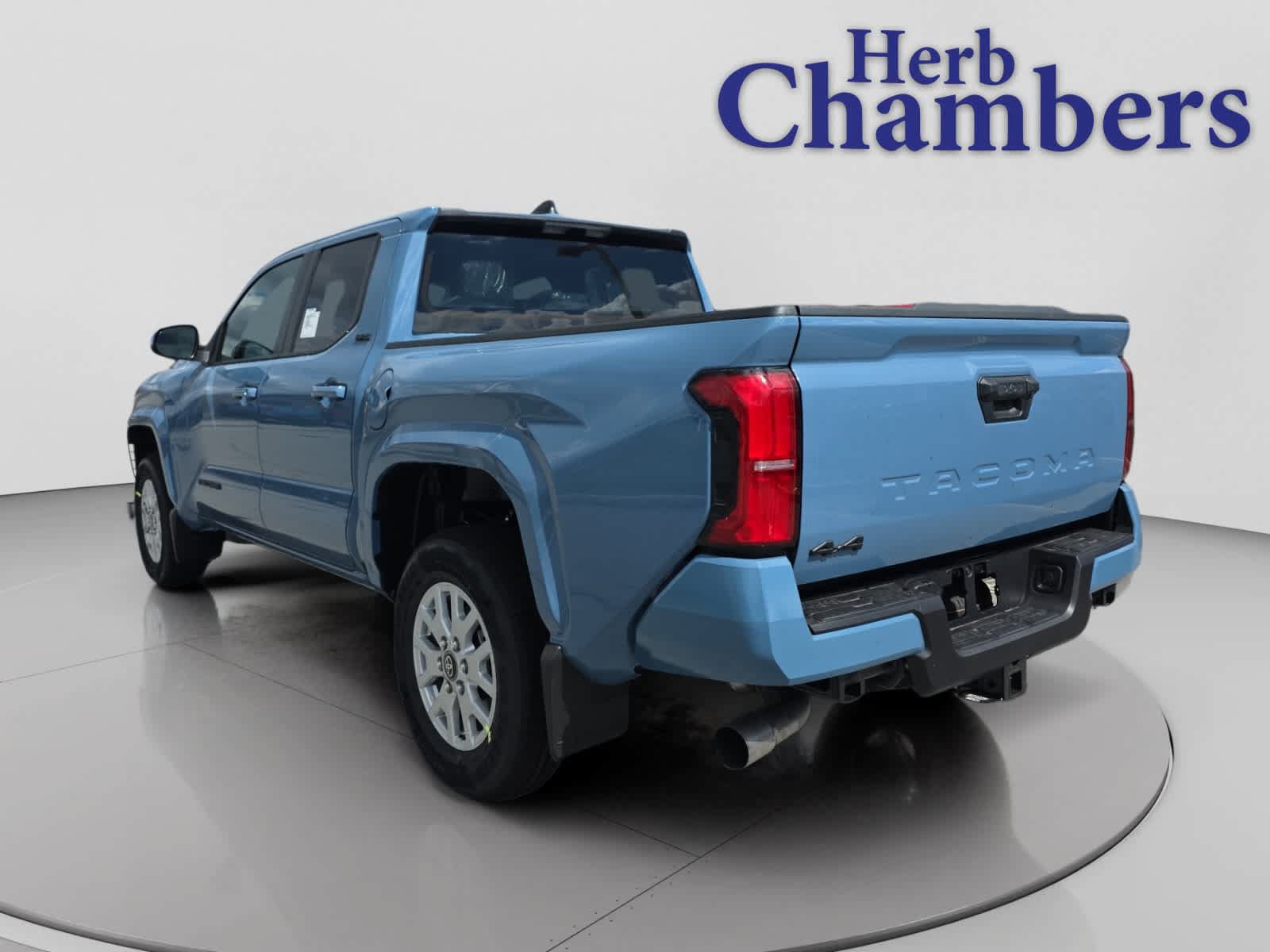 Used 2026 Toyota Tacoma SR5 AWD/4WD image 3