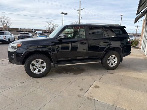 Used 2016 Toyota 4Runner SR5 image 9