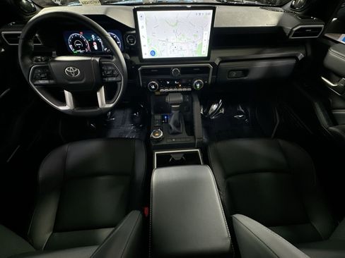 Used 2025 Toyota 4Runner Limited image 32